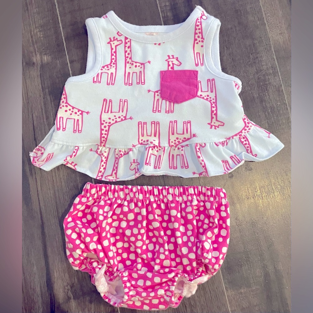 Cat & Jack - Giraffe Two Piece Outfit - SIZE: 6-9 Months